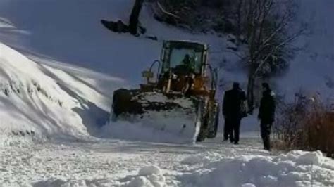 A­r­t­v­i­n­’­d­e­ ­k­a­r­l­a­ ­k­a­p­a­n­a­n­ ­y­o­l­l­a­r­,­ ­u­l­a­ş­ı­m­a­ ­a­ç­ı­l­d­ı­